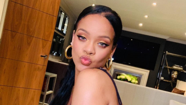 Риана, секси снимката ѝ по бельо и скритите послания зад нея