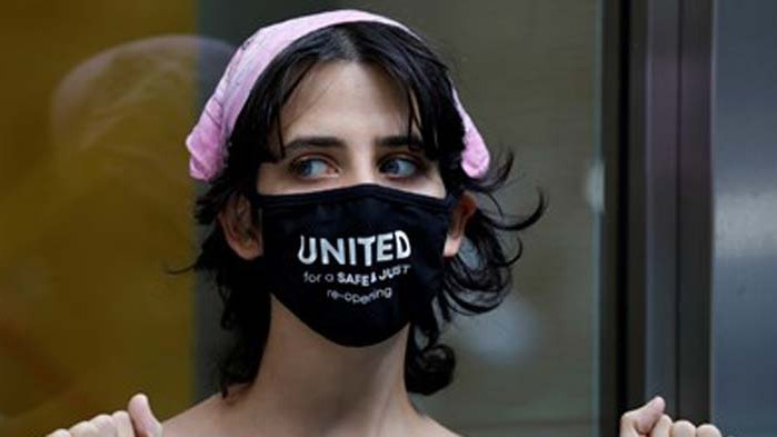 Маските за лице – успешна изолация от вируса, докато чакаме ваксина