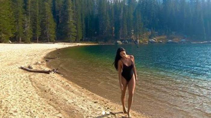 Новите секси снимки на Никол Шерцингер