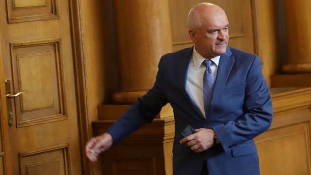 Главчев: Радев разделя нацията и излиза от рамките на Конституцията