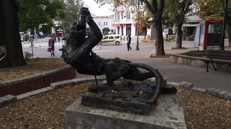 Откраднаха статуята на богинята на лова Диана в градинката на Севастопол