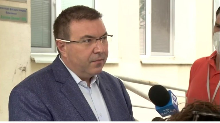 Нямало да се налагат ограничения за възрастните