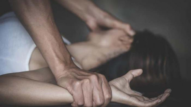 Съдят баща отвлякъл и изнасилил родната си дъщеря