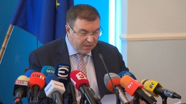 Ангелов: Областните щабове ще наложат мерки при нарастване на броя на болните от COVID-19