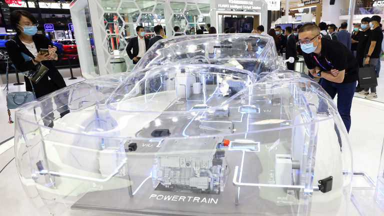 Huawei, Tesla и как китайският гигант иска да влезе в бизнеса с електроавтомобили