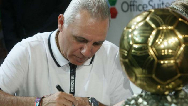 Стоичков избран сред най-добрите за всички времена