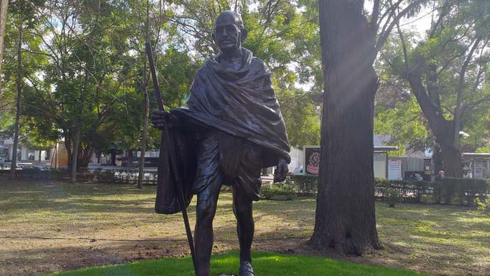 Във Варна откриха паметник на Махатма Ганди