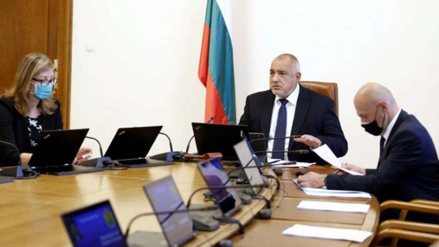 Борисов: Възложих на ДАНС и ДАР да проверят кои са тези „доброжелатели“ на Радев