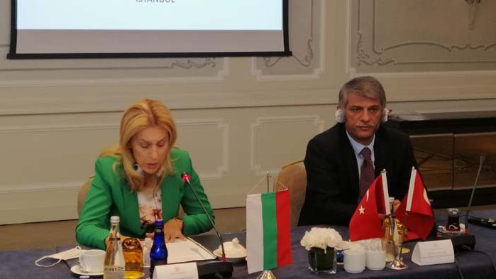 Марияна Николова проведе работна среща с най-големите турски сдружения в областта на туризма