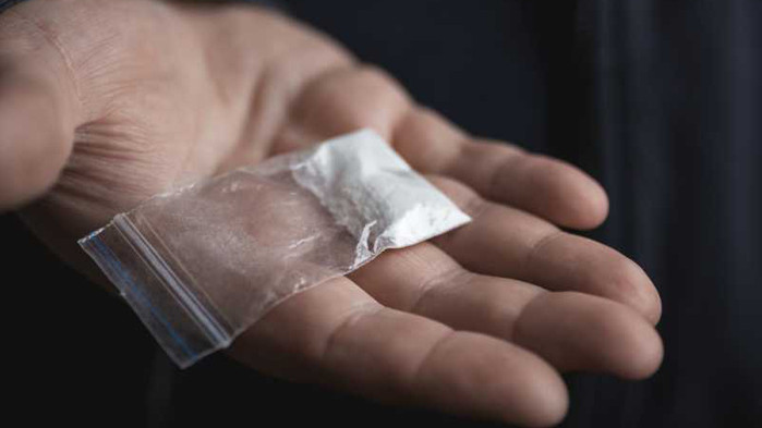 Арестуваха дилъри на наркотици