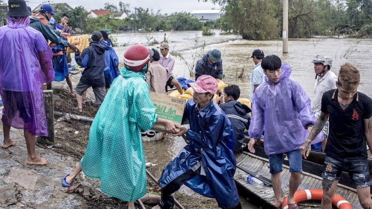 УНИЦЕФ: Милиони деца са засегнати от наводнението във Виетнам