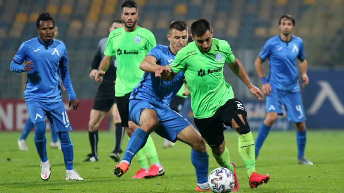 Неадекватен рефер не спря Черно море за първа победа над Левски в София от 62 години