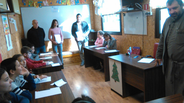 Започват курсовете по математика към храм "Св. Цар Борис" във Варна, търсят учител по български език