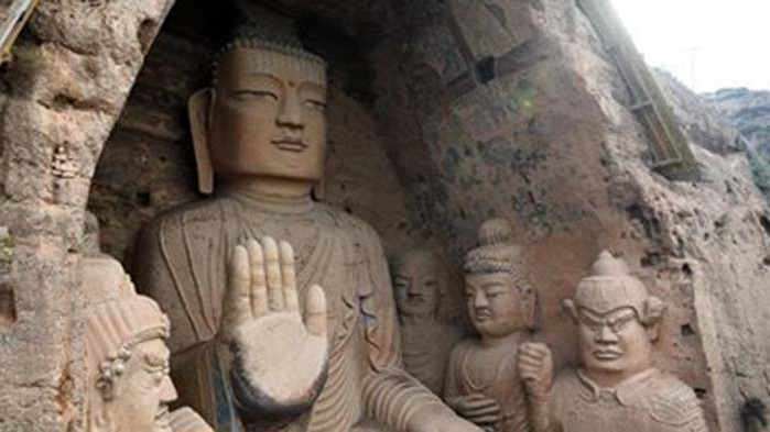 Китай обмисля да ограничи броя на туристите в пещерните храмове