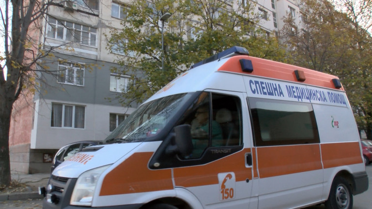 Между 3 и 4 адреса на час за линейка от Спешната помощ в София