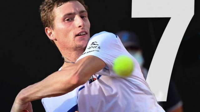 Не стреляйте по пианиста – добър е