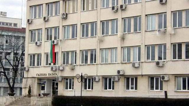 Съдят общински служител от Търговище за подкуп на полицаи