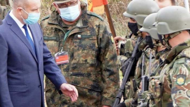 След „Корен“ за кефа на Радев: 3 дни не пускат хора със симптоми да си направят тестове