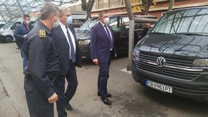 Парамедици и фелдшери поемат леките случаи на спешна помощ в София