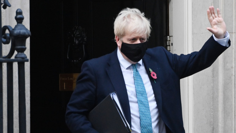 Великобритания отчита 18 950 нови случая с коронавирус и 136 загинали