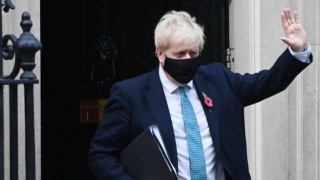 Великобритания отчита 18 950 нови случая с коронавирус и 136 загинали