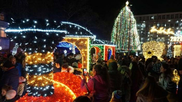 Варненската празнична украса с нови елементи