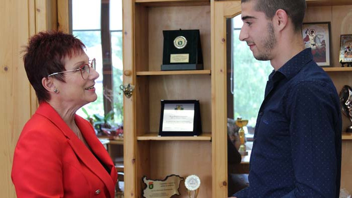 Община Тетевен награди Иван Стоянов от „Спортен клуб по борба Бенковски – Тетевен“