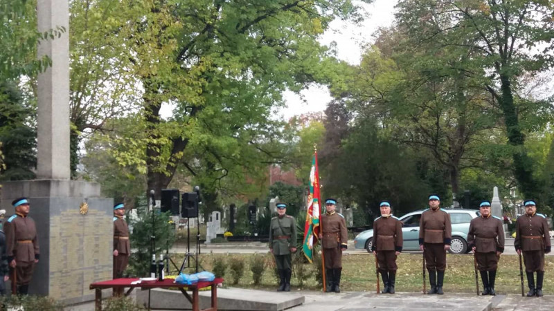 Поднесоха венци и цветя на Паметника на загиналите воини през Първата световна война във Варна