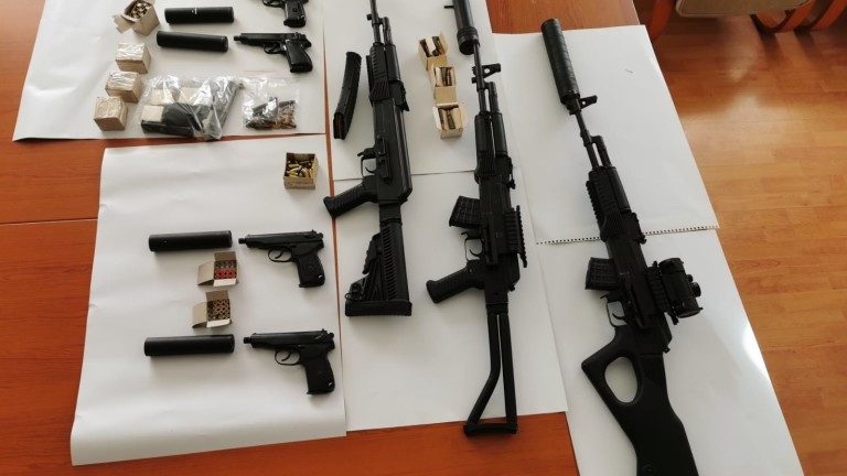 Спецпрокуратурата задържа петима за незаконно производство и продажба на оръжия