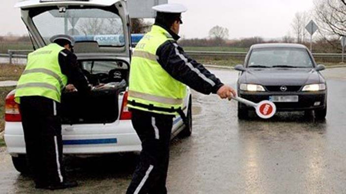 Катаджия на съд, взел от шофьор 50 лв "за почерпка"