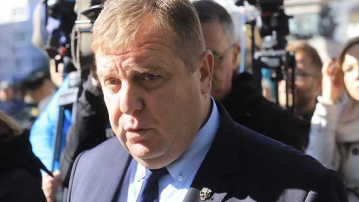 Каракачанов за Радев: Много е лесно да критикуваш, когато не носиш отговорност