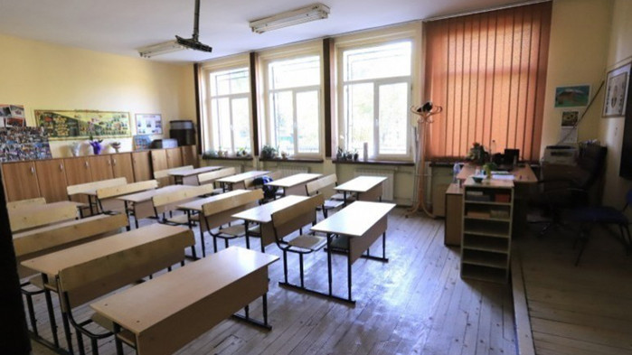 От петък учениците от 6-и до 12-и клас в София ще учат онлайн