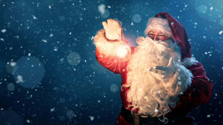 Дядо Коледа, италианският премиер Джузепе Конте и как успокои децата преди празника