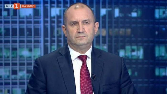 Радев призна, че е имал СМС, че е контактен, но не му било достатъчно официално