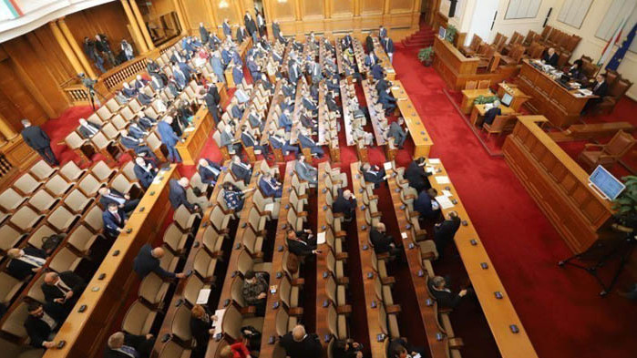 Депутатите обсъждат създаването на „Държавна петролна компания“
