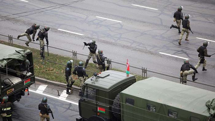 Над 700 задържани при протести в Беларус против Лукашенко (СНИМКИ)