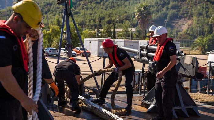 Продължава задграничното плаване на фрегата „Смели”