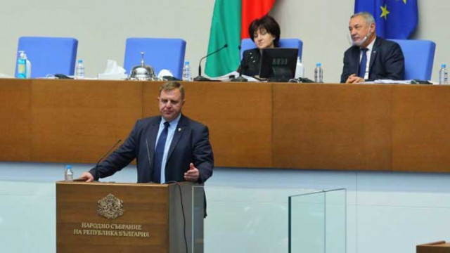 Каракачанов: Колегите от Скопие се държаха все едно България е кандидат за ЕС, а не те