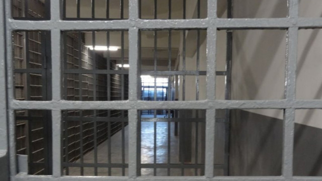 18 години затвор за отцеубийство