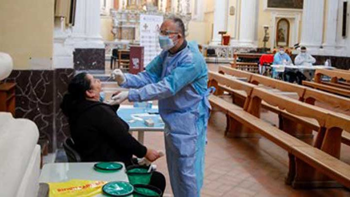 Лекари в Италия със съвети при лечението у дома