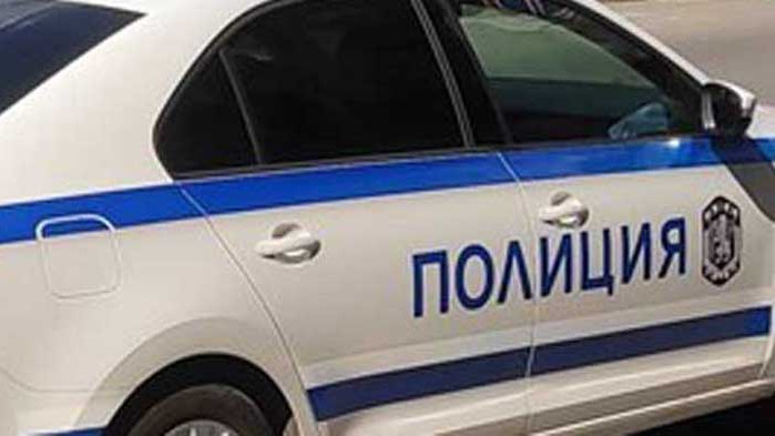 Майката, заклала двете си деца, била в развод с мъжа си