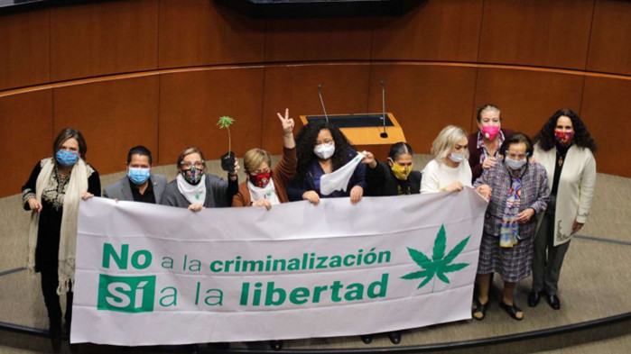 Мексико ще легализира марихуаната