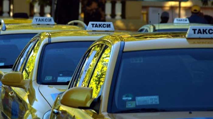 Таксиметрови шофьори се оплакват от спад в оборотите