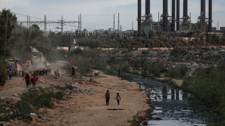 Израел удари множество обекти в ивицата Газа след ракетна атака