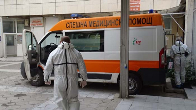 За седмица: 120 студенти са заявили желание да станат доброволци в COVID отделения