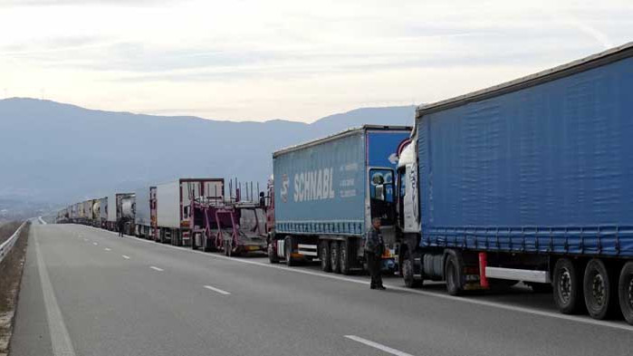 На “Промахон” проверяват всички шофьори на ТИР-ове за COVID-19 с бързи тестове