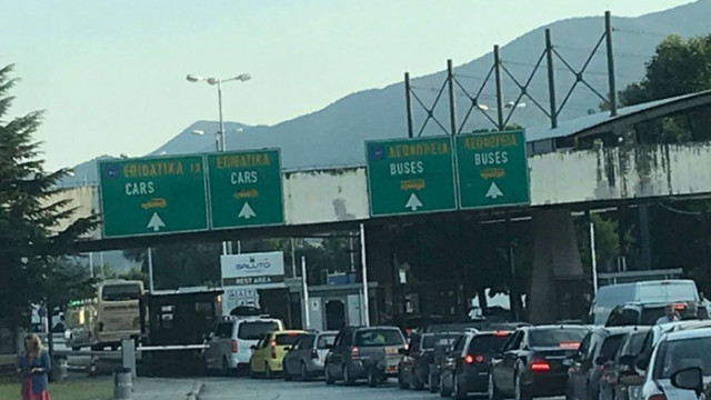 Гърция временно спря да тества шофьори на камиони на ГКПП „Промахон“