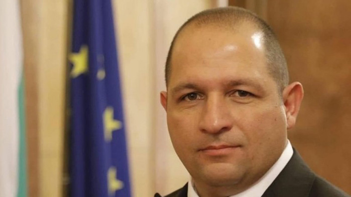 За Нинова: Политическата реклама никога не трябва да бъде поставяна над интересите на народа