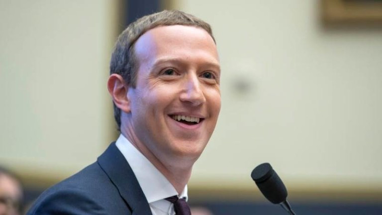 Зукърбърг обеща да преразгледа политиките на "Фейсбук"