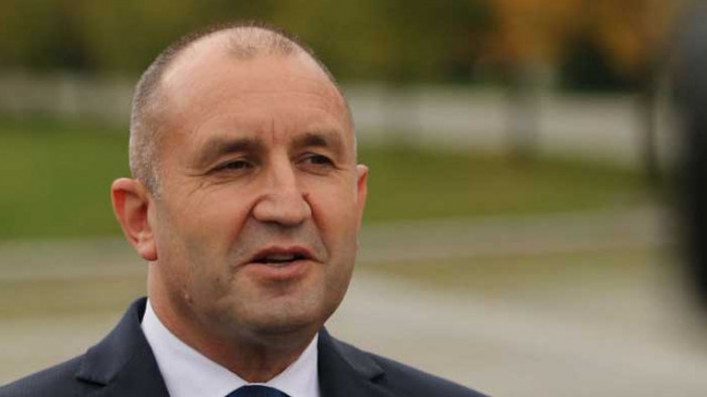 Разнобой: Социалисти хвалят Радев за втори мандат въпреки Нинова